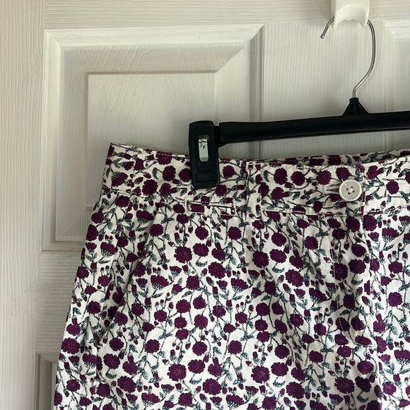 LOFT Floral Shorts Cream and Purple Size 8 - Picture 1 of 5